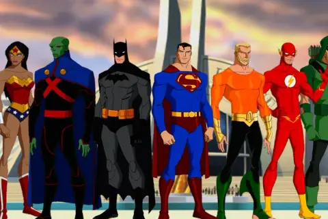 Los personajes de la Liga de la Justicia, incluyendo a Wonder Woman, Martian Manhunter, Batman, Superman, Aquaman, Flash y Green Arrow, posan juntos.