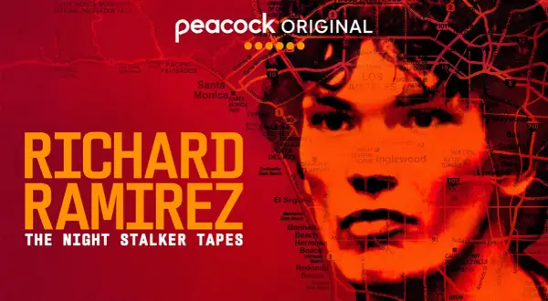 El rostro del rondador nocturno Richard Ramirez se superpone a un mapa de Los Ángeles, con el título "The Night Stalker Tapes".