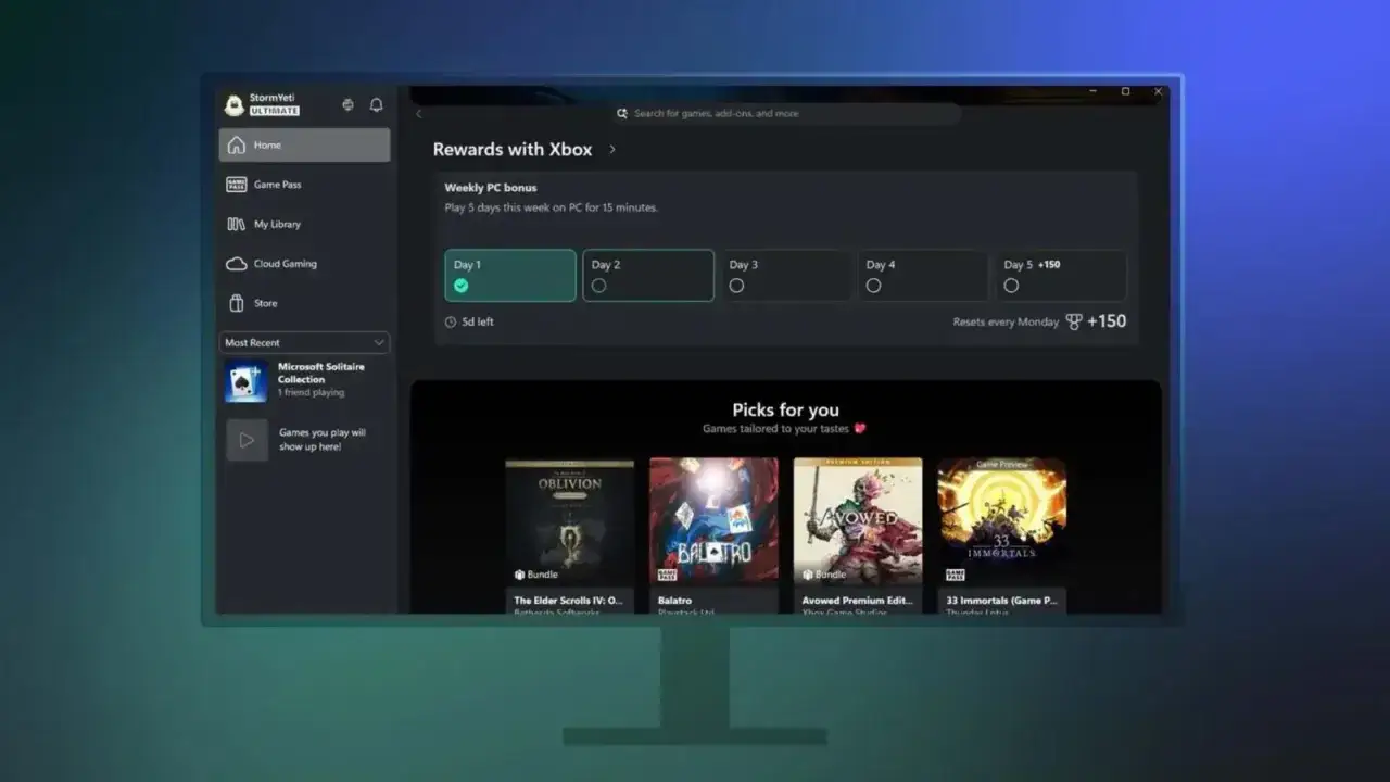 Interfaz de Xbox con el men&uacute; lateral mostrando Game Pass PC. Se ven recompensas semanales por jugar y juegos recomendados.
