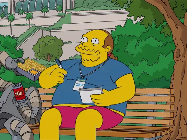 Un vendedor de cómics Simpson, con gafete de "Guest", sentado en un banco, ofrece nachos a un robot.